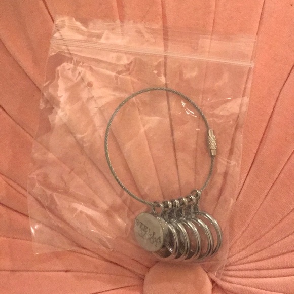 Ring sizer - Stella & Dot - Picture 3 of 3